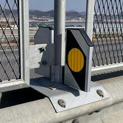 델리네이터 사진