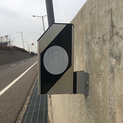 델리네이터 사진